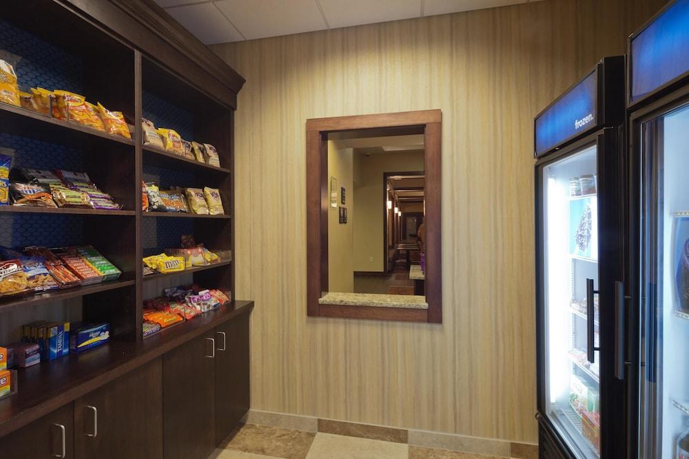 Hampton Inn Белойт Екстер'єр фото