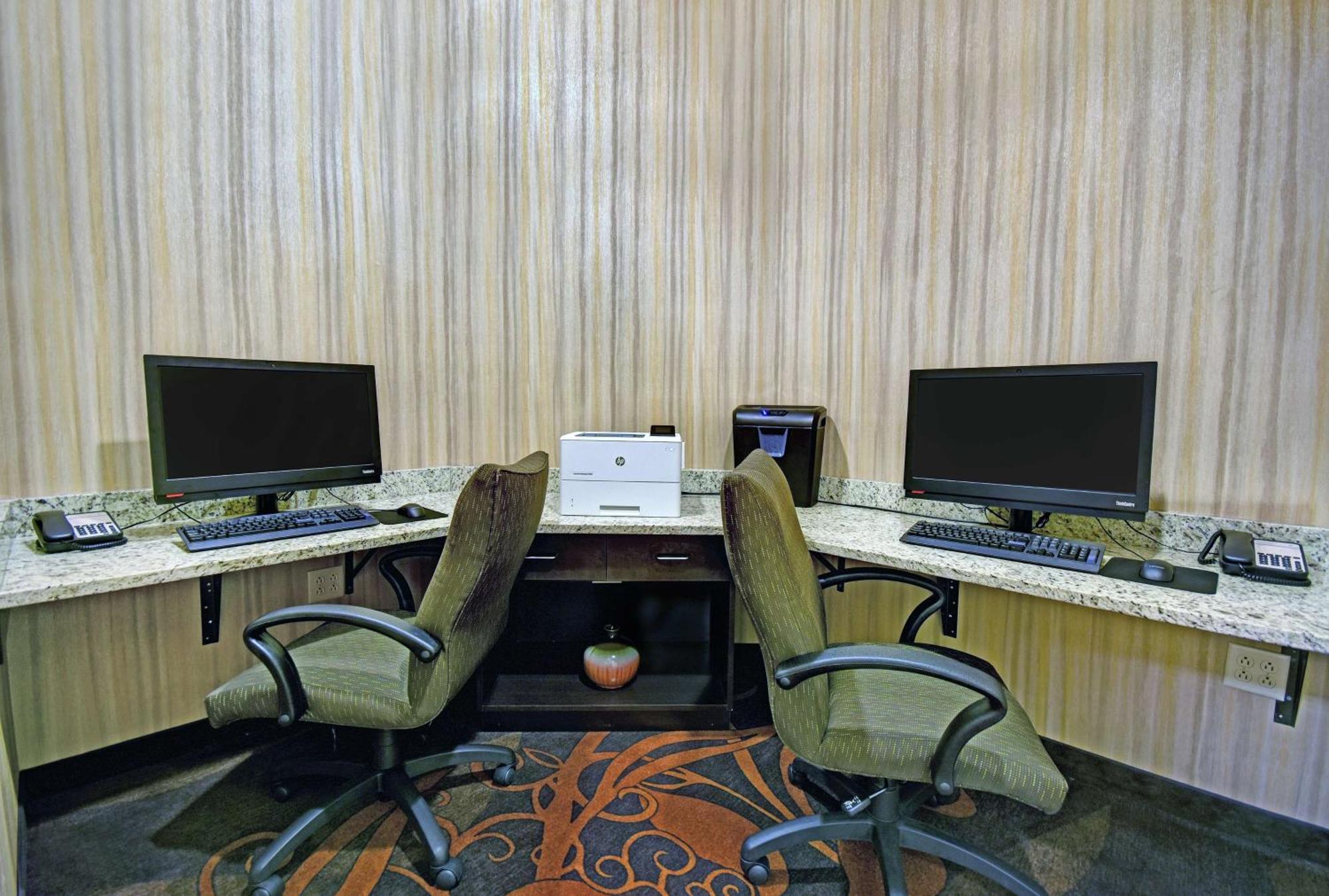 Hampton Inn Белойт Екстер'єр фото